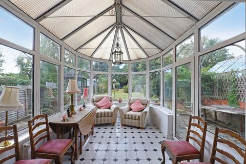 5 Ormonde Rise, Buckhurst Hill, IG9 5QQ