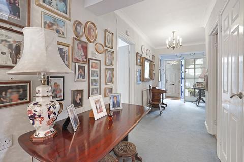 5 Ormonde Rise, Buckhurst Hill, IG9 5QQ