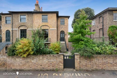 3 bedroom end of terrace house for sale, Stamford Grove West, London, N16