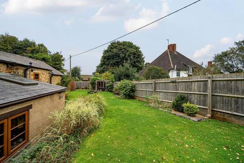 4 bedroom end of terrace house for sale, Banbury,  Oxfordshire,  OX15