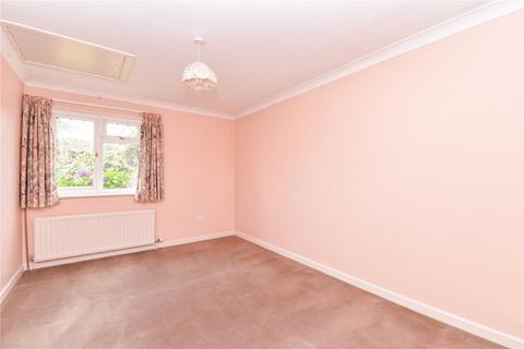 15 Ashdown Walk, New Milton, BH25 6TX