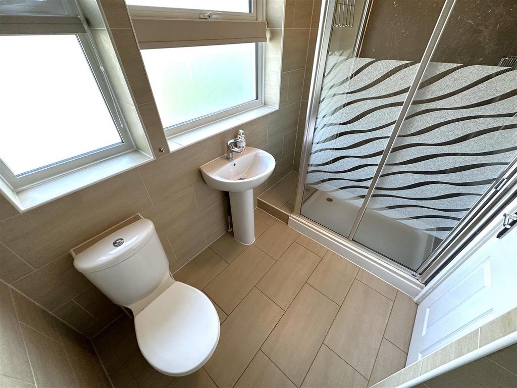 Shower Room 796