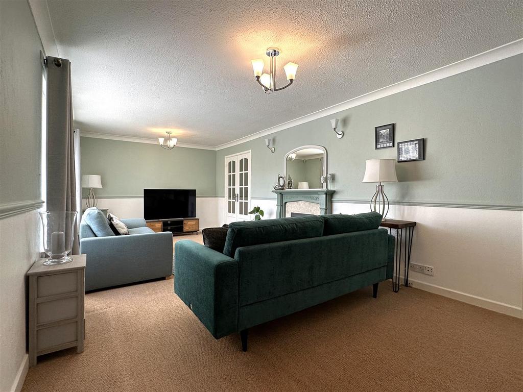 Generous Living Room 744