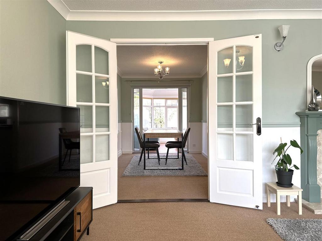 Double Doors Into Dining Room 754