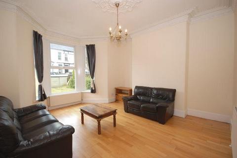 4 bedroom house share to rent, 17 Belgrave Road