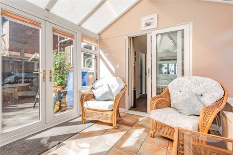59 The Mere, Ashton-under-lyne, OL6 9NH