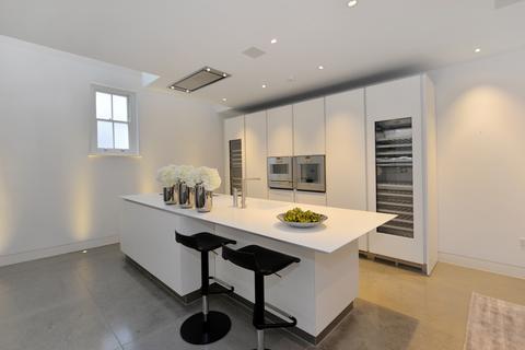 3 bedroom house to rent, Marylebone Mews, London W1G