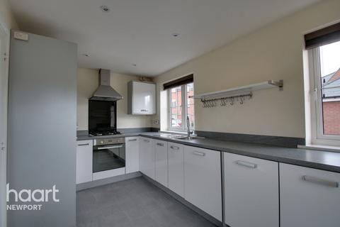 3 bedroom semi-detached house for sale, Salisbury Walk, Caldicot