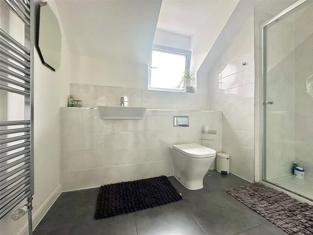 Ensuite To Bed 2