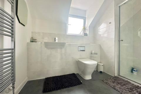 81 Castleridge Drive, Greenhithe, DA9 9WR