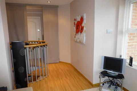 2 bedroom apartment to rent, Finney Terrace, Durham City, Durham