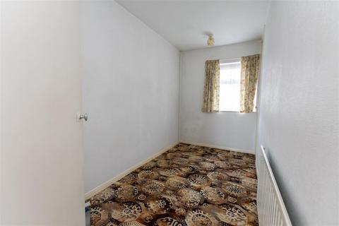 3 bedroom terraced house for sale, Midhurst Way, Clifton, Nottingham