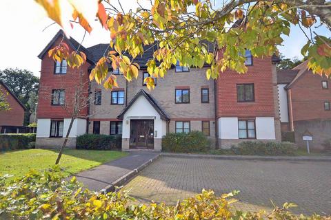 2 bedroom apartment for sale, Tamworth Drive, Fleet, GU51