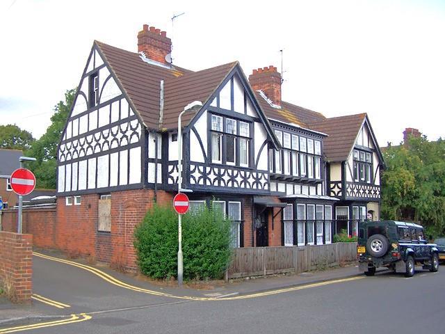 House in Hollington Place, Ashford - geograph.org.