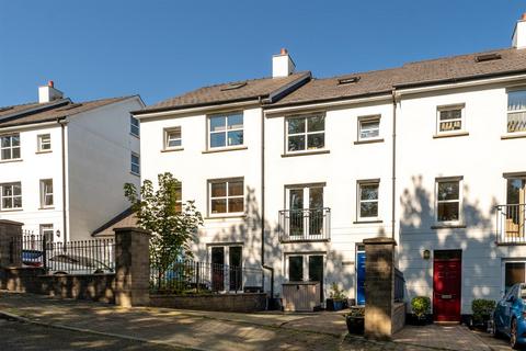 4 bedroom townhouse for sale, 6 Kensington Gardens, Haverfordwest