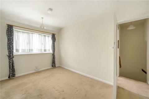 13 Warburton Road, Twickenham, TW2 6EW
