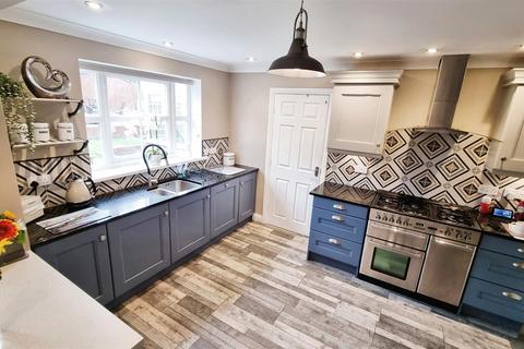 4 bedroom detached house for sale, Trevelyan Place, Crook