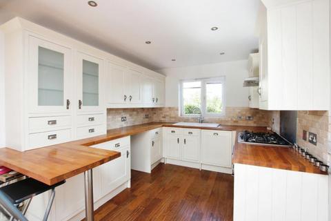 5 bedroom detached house to rent, Church Road, Bristol BS36