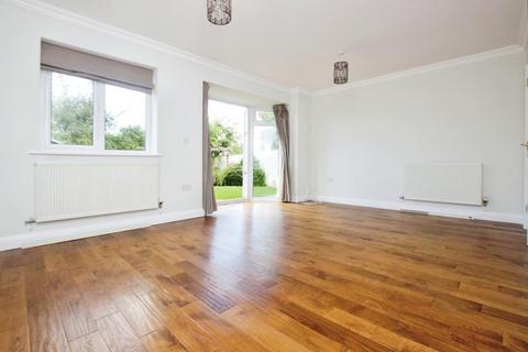 5 bedroom detached house to rent, Church Road, Bristol BS36