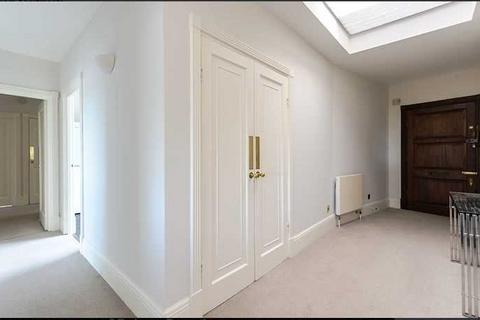 3 bedroom apartment to rent, London NW8