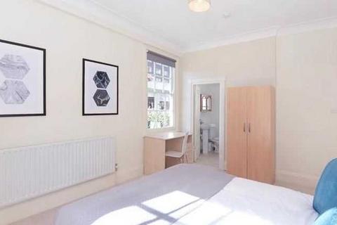 5 bedroom apartment to rent, London NW8