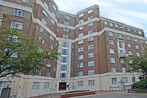 Studio to rent, Kings Court, Hamlet Gardens, Hammersmith W6