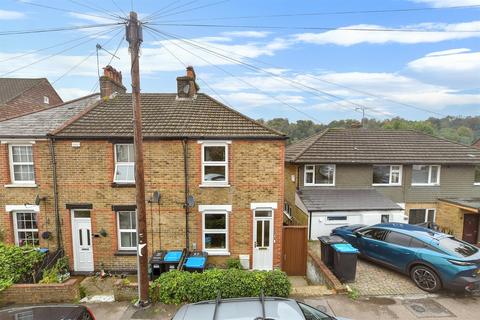 59 Farningham Road, Caterham, CR3 6LN