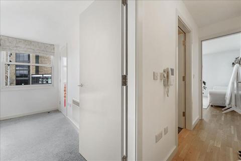 1 bedroom apartment for sale, Bridge House, London, TW8