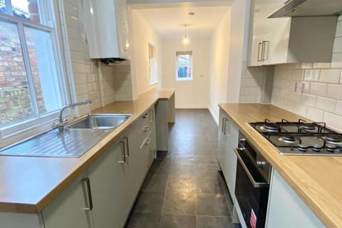 2 bedroom terraced house to rent, Brownlow Street, York