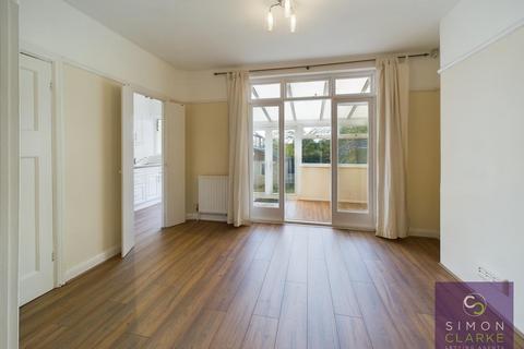 3 bedroom terraced house to rent, Great North Road, Barnet, EN5