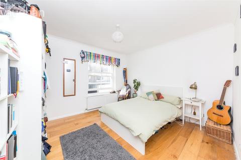 2 bedroom terraced house to rent, Kemp Town Place, Brighton, East Sussex, BN2