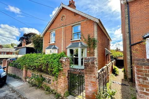 3 bedroom semi-detached house for sale, Deben Road, Woodbridge