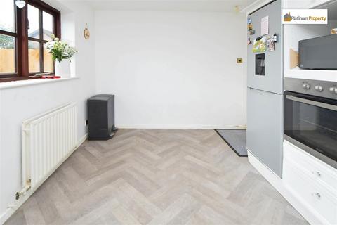 48 Copplestone Grove, Stoke-on-trent, ST3 5UD