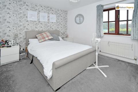 48 Copplestone Grove, Stoke-on-trent, ST3 5UD