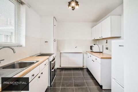 2 bedroom flat for sale, South Woodford E18