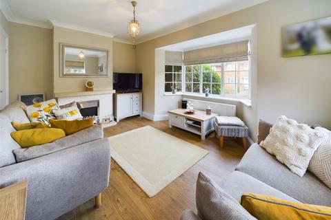 2 bedroom semi-detached house for sale, St. Stephens Crescent, Brentwood, Essex, CM13