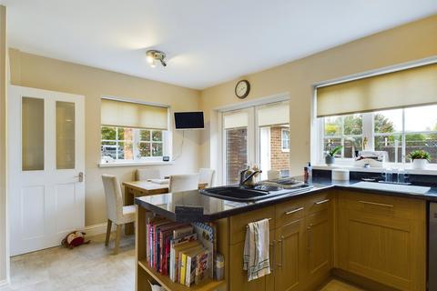 2 bedroom semi-detached house for sale, St. Stephens Crescent, Brentwood, Essex, CM13