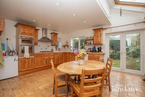 20 Springfield Crescent, Royal Wootton Bassett, Swindon, SN4 7AP