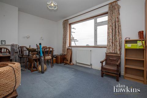 20 Springfield Crescent, Royal Wootton Bassett, Swindon, SN4 7AP