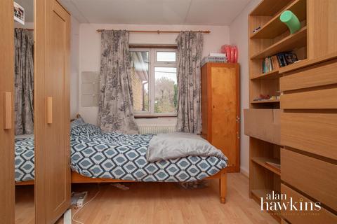 20 Springfield Crescent, Royal Wootton Bassett, Swindon, SN4 7AP