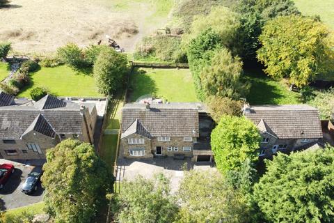 4 bedroom detached house for sale, Waterloo Road, Pudsey