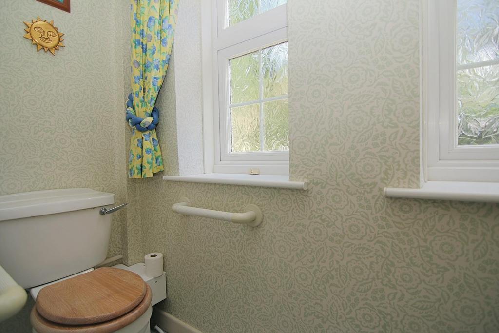 Downstairs wc