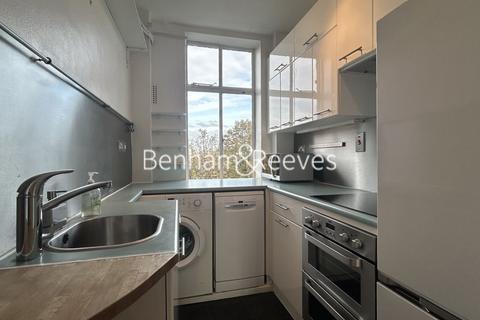 2 bedroom apartment to rent, Oakwood Court,  Kensington W14