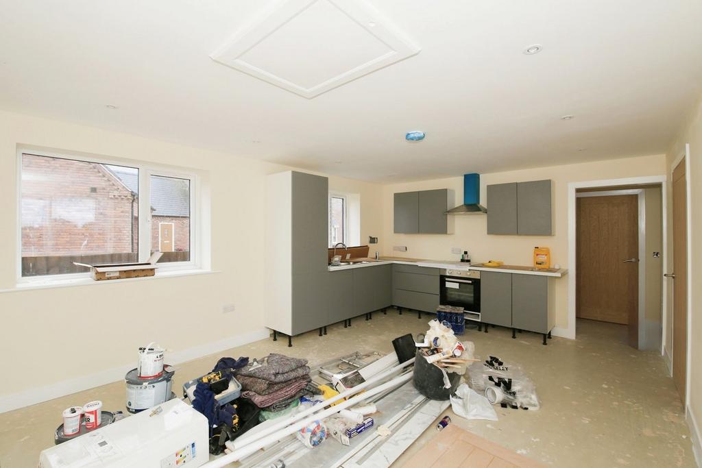 Spalding Common, Spalding PE11 2 bed detached bungalow for sale £190,000