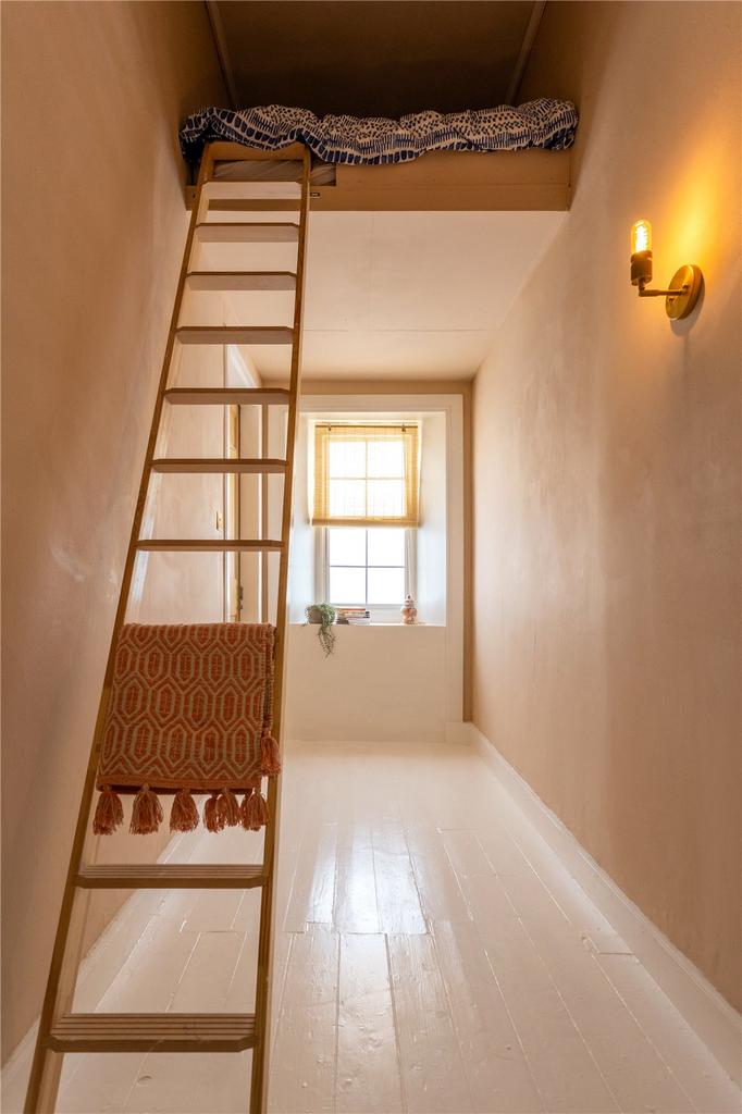 Box Bedroom