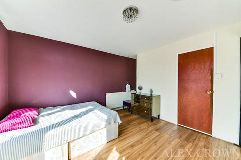 4 bedroom flat to rent, Varden Street, Whitechapel