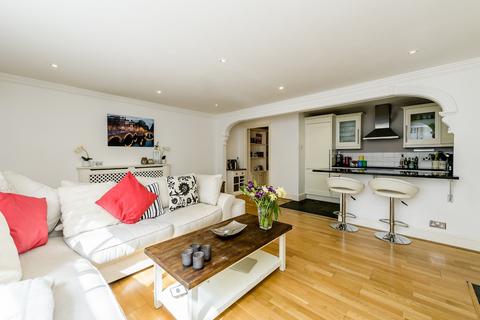 2 bedroom flat to rent, Kensington, London W8