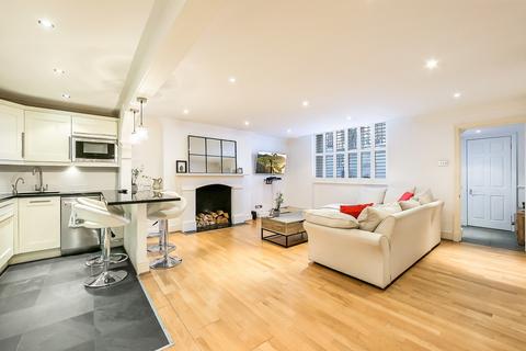 2 bedroom flat to rent, Kensington, London W8