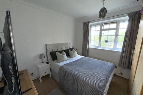 6 The Pantiles, Bromley, BR1 2BX