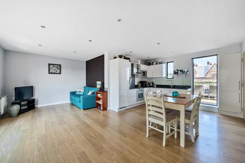 3 bedroom flat for sale, St. Clement Street, Winchester, Hampshire, SO23